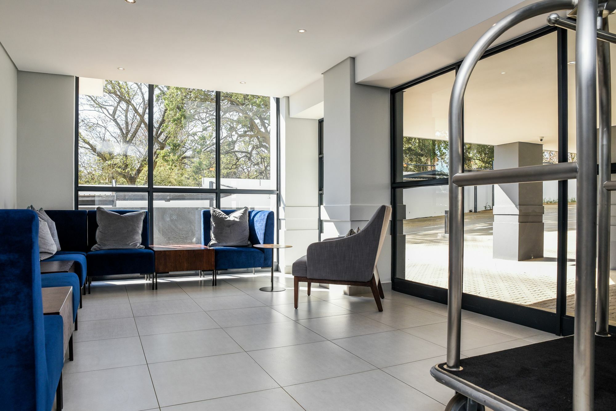 Mint Hotel Rosebank Johannesburg Exterior photo